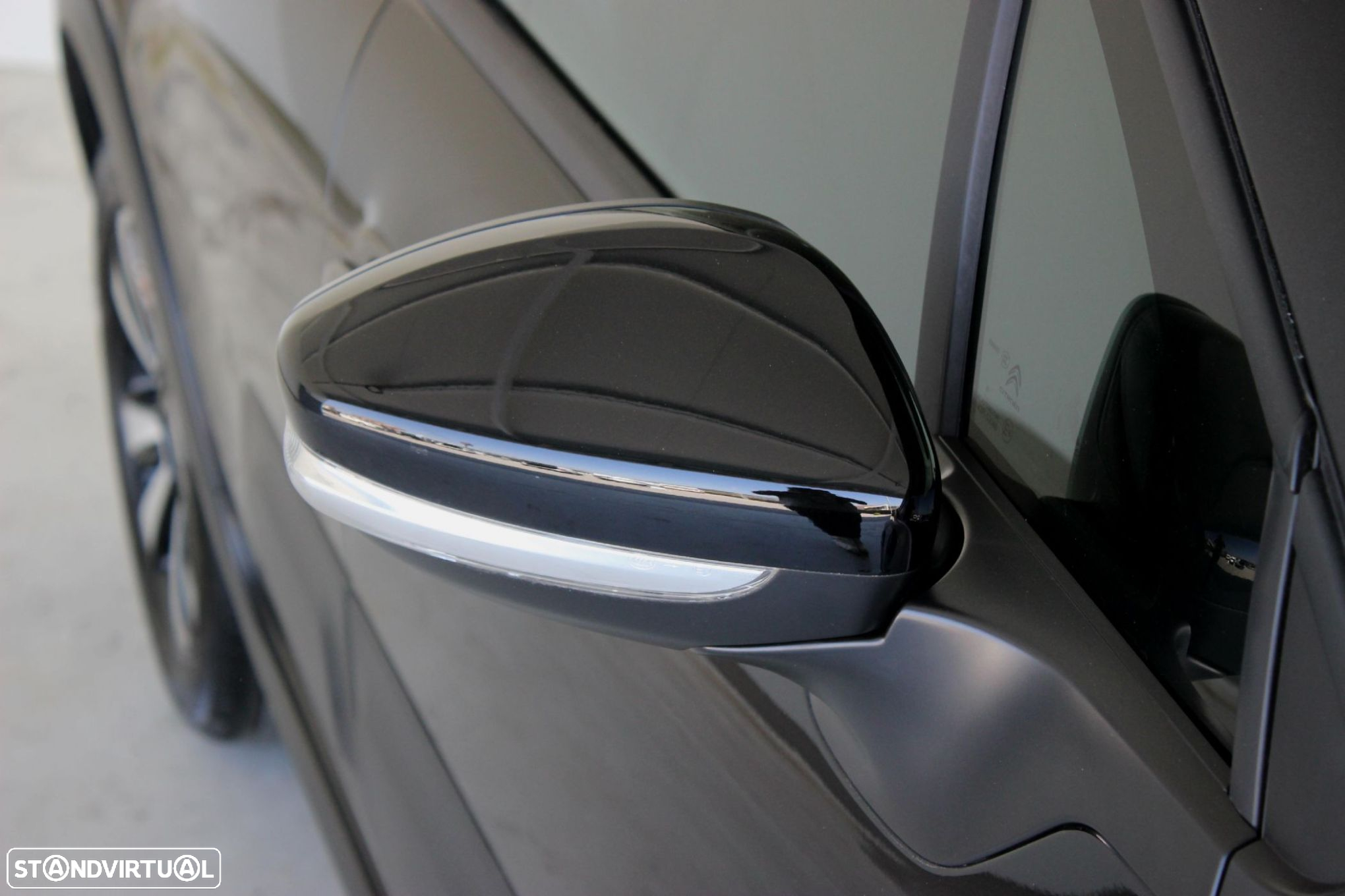 Citroën C3 1.2 PureTech Shine Pack EAT6 - 4