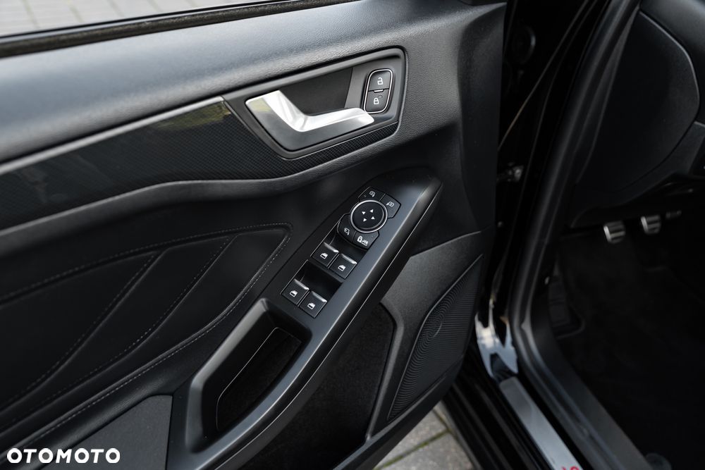 Ford Focus 1.0 EcoBoost ST-Line X - 20