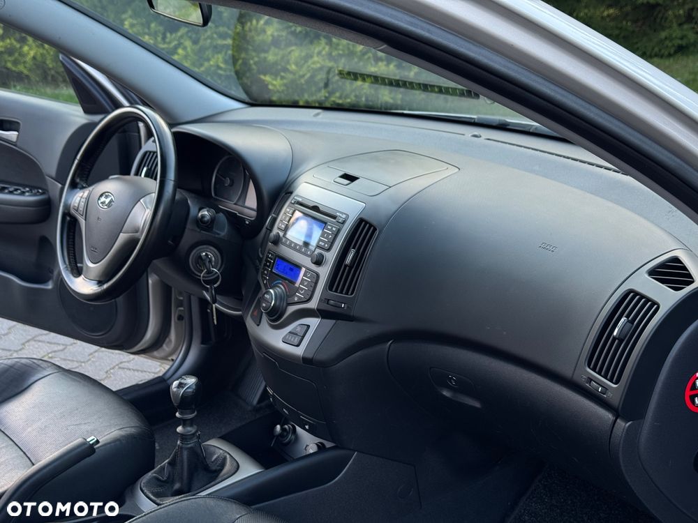 Hyundai i30 i30cw 1.6 CRDi Edition 20 - 26