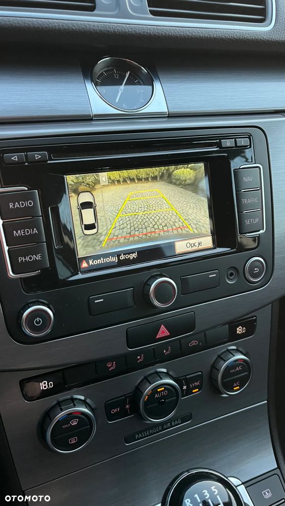 Volkswagen Passat 2.0 TDI Comfortline - 11