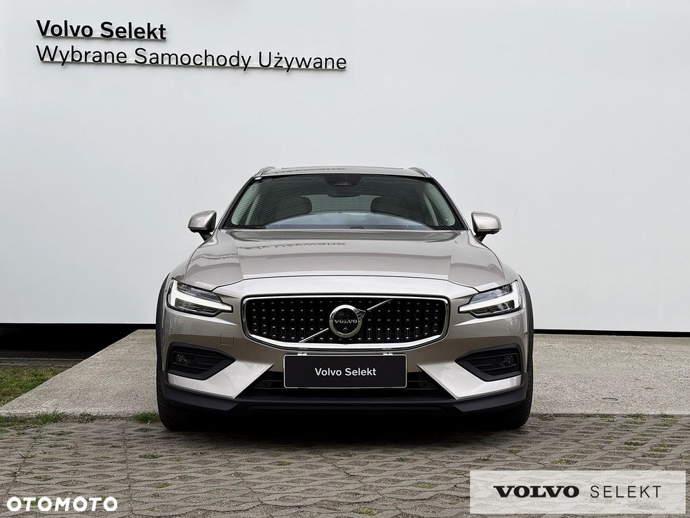 Volvo V60 Cross Country - 4