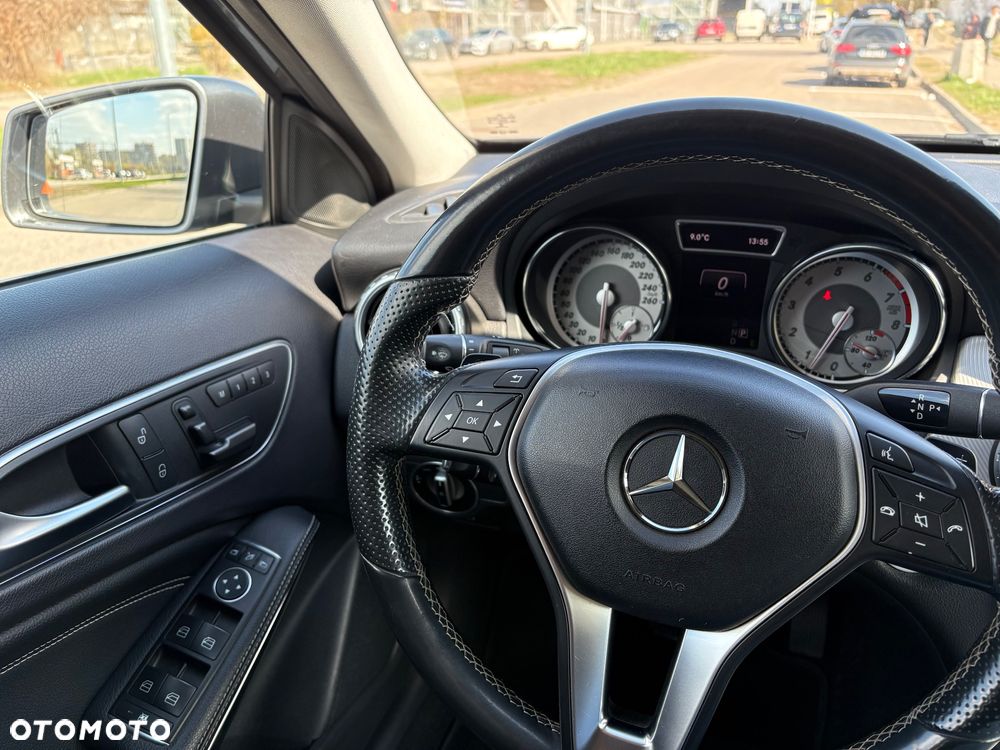 Mercedes-Benz GLA 250 4-Matic - 12