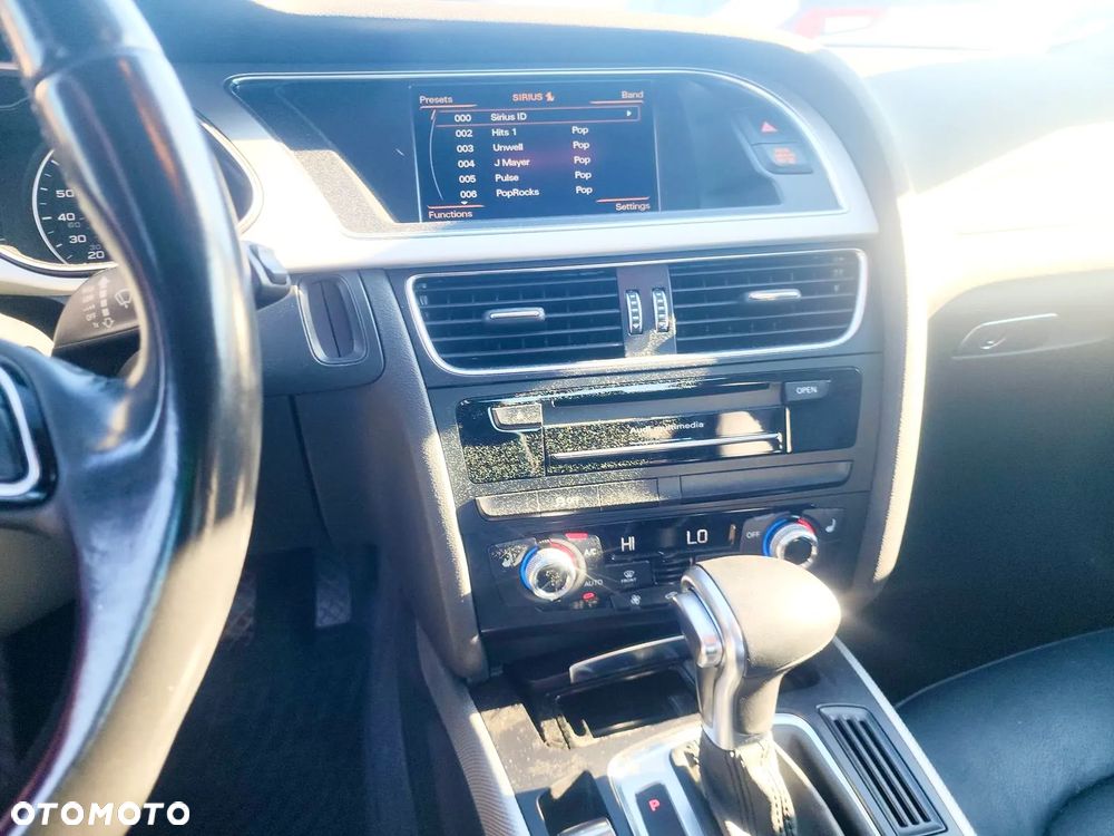 Audi A4 Limousine - 14