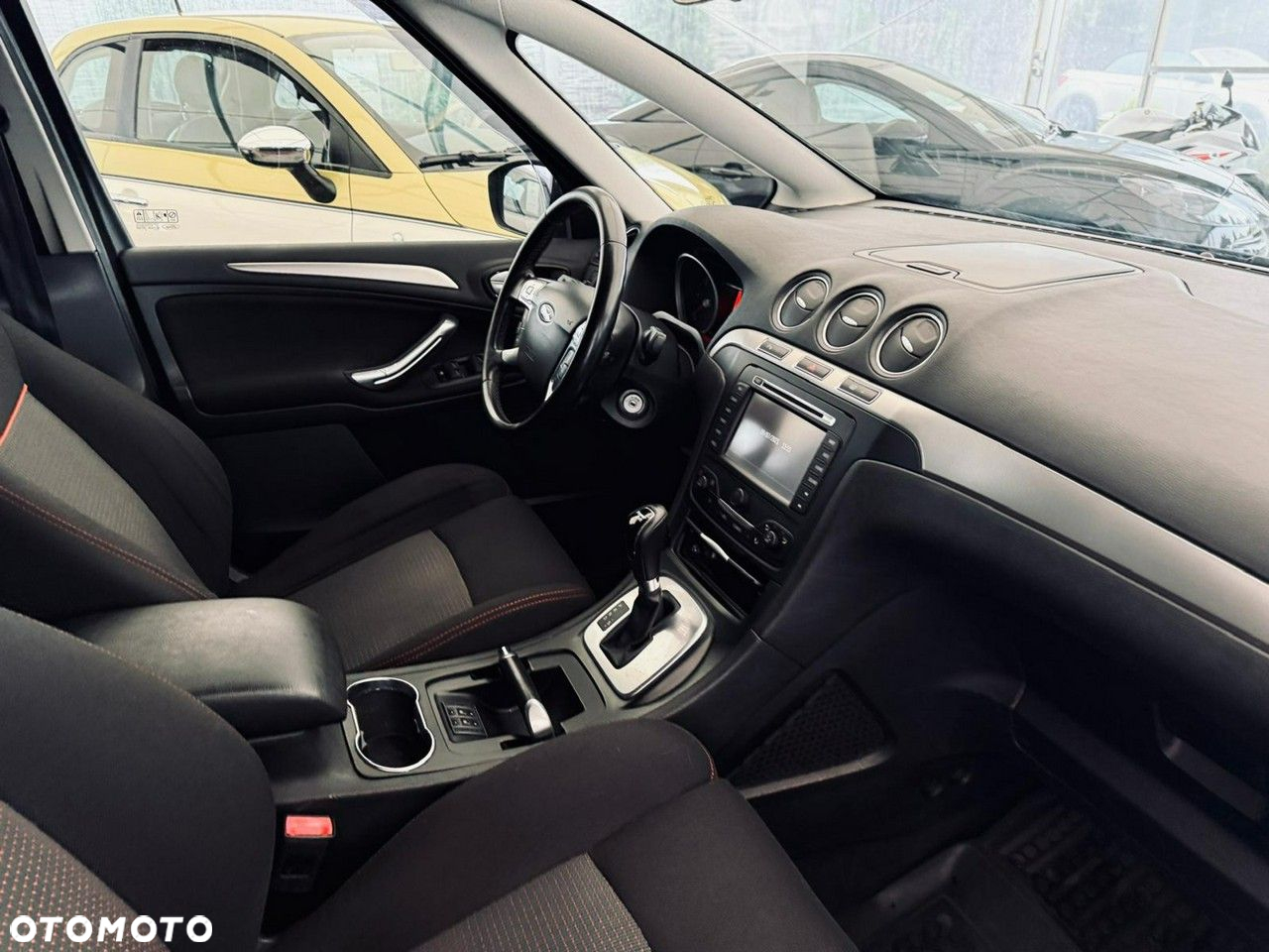 Ford S-Max - 32