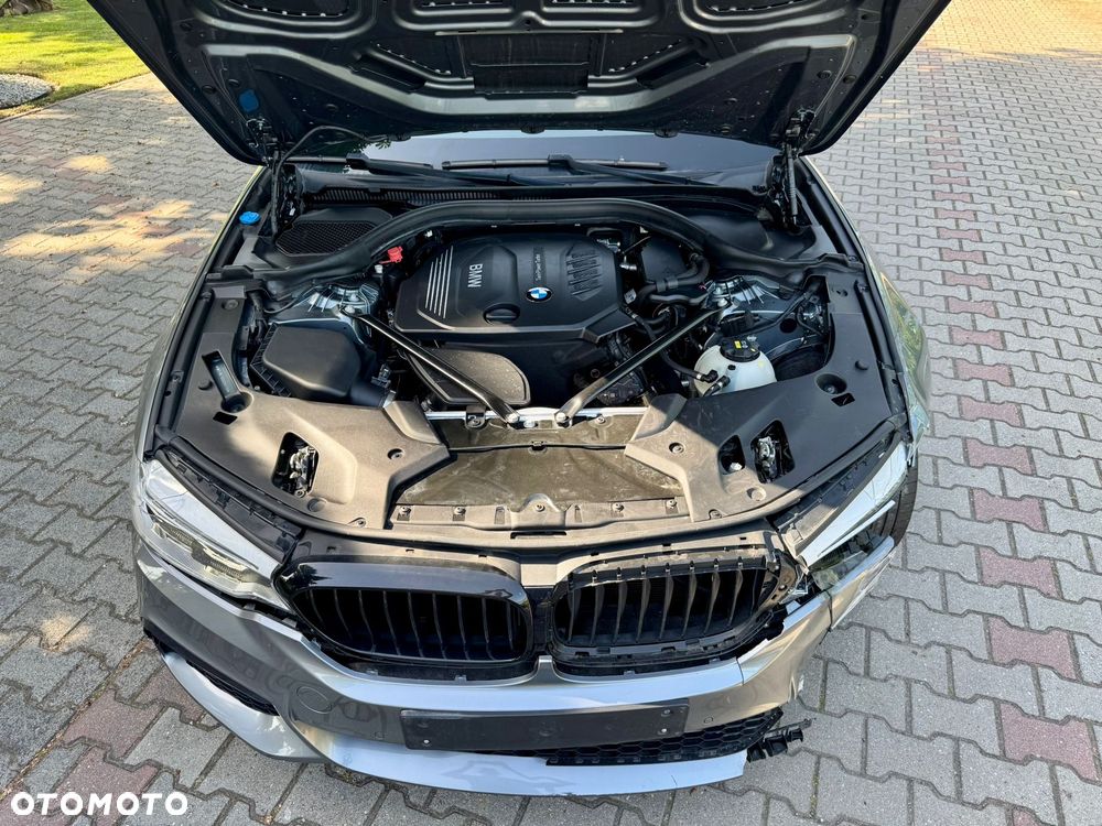 BMW Seria 5 520d M Sport - 25