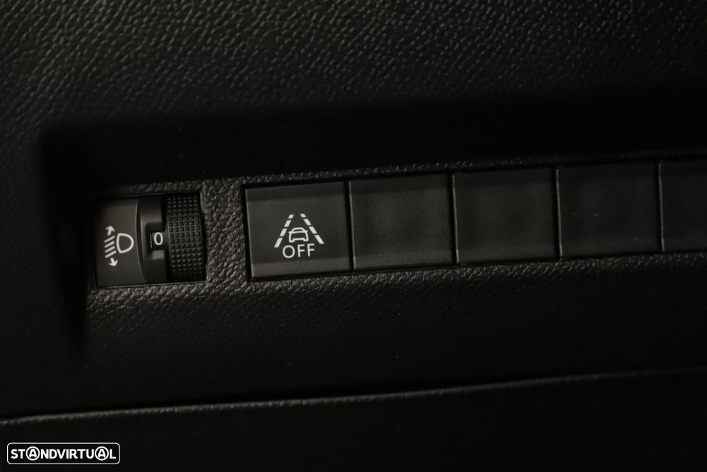 Peugeot 2008 1.2 PureTech Allure Pack EAT8 - 23