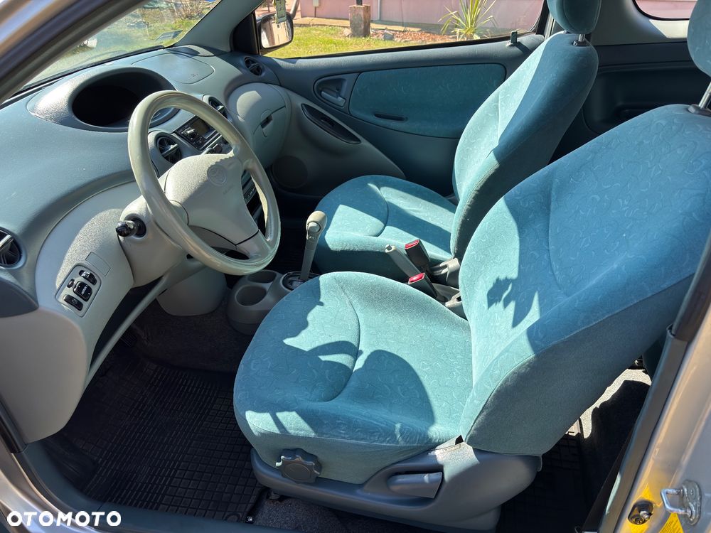 Toyota Yaris - 22