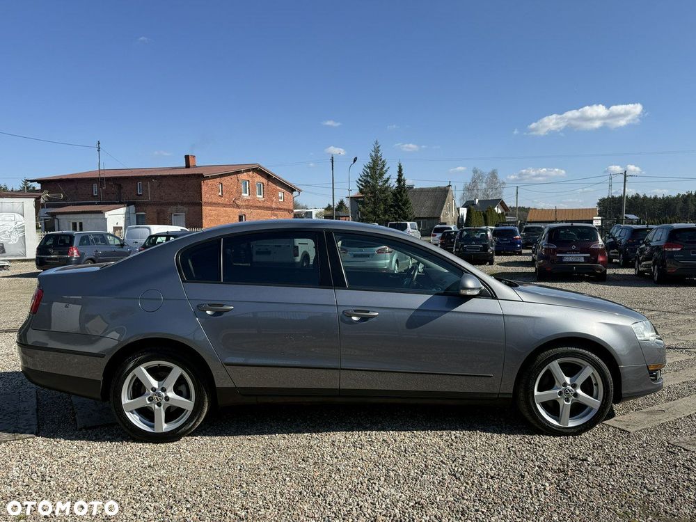 Volkswagen Passat - 13