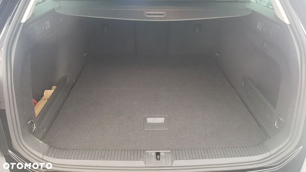 Volkswagen Passat - 18