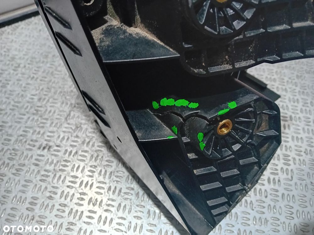 skrzynka bezpieczników Audi Q3 2.0 TDI 2015 - 4