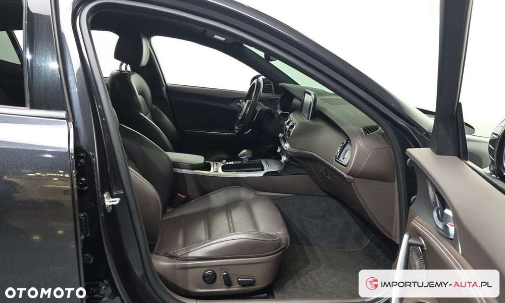 Kia Stinger - 17