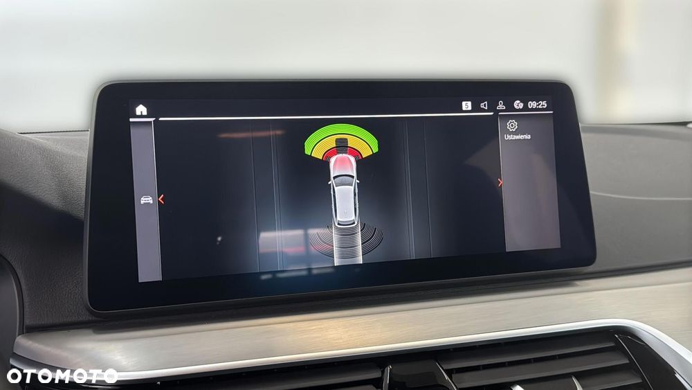 BMW Seria 5 530i xDrive mHEV - 25