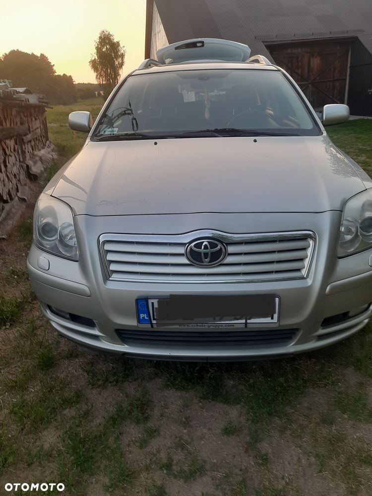 Toyota Avensis - 1