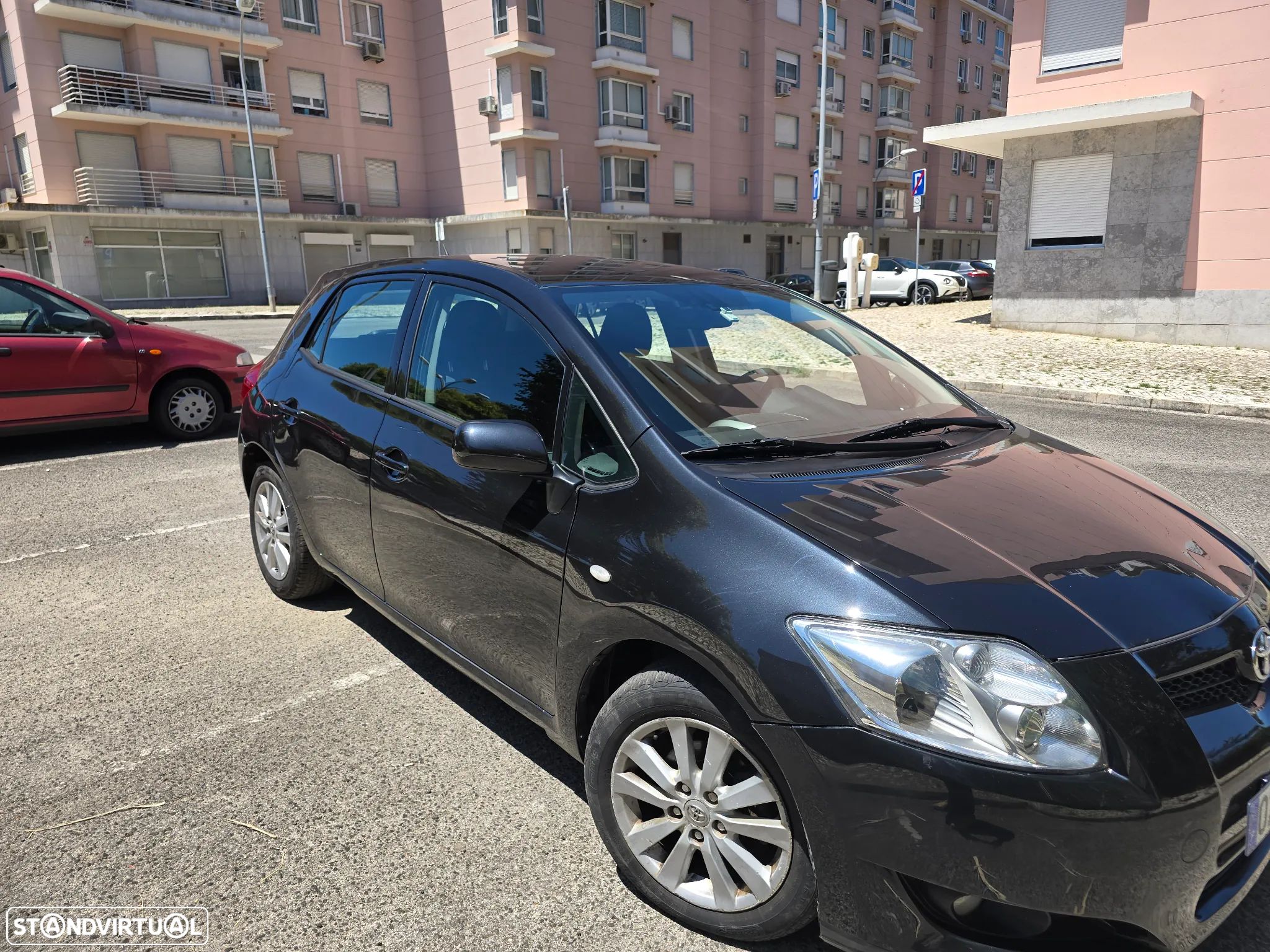 Toyota Auris 1.4 D-4D Gold Edition - 1