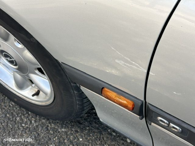 Opel Omega Caravan 2.5i V6 CD - 31