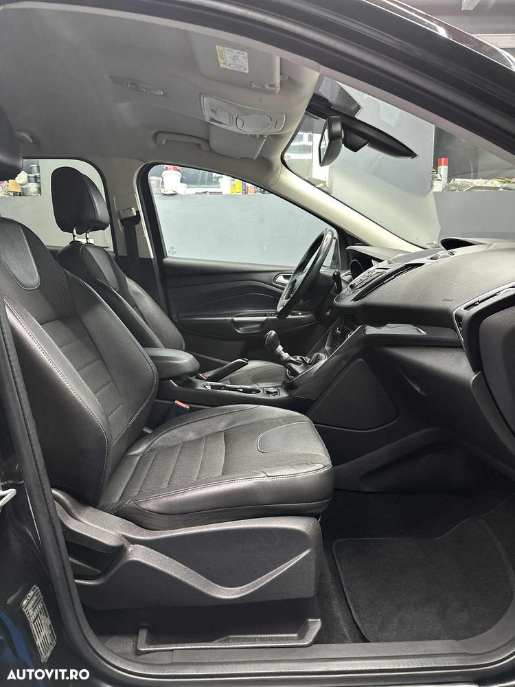 Ford Kuga 2.0 TDCi 4x4 Titanium - 20