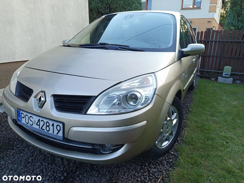 Renault Grand Scenic - 1