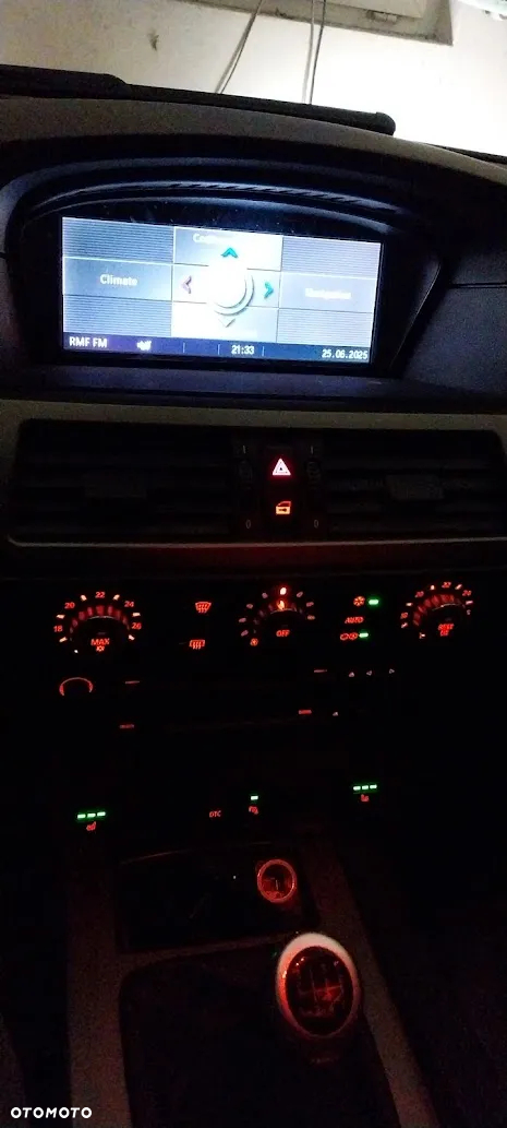 BMW Seria 5 523i - 24