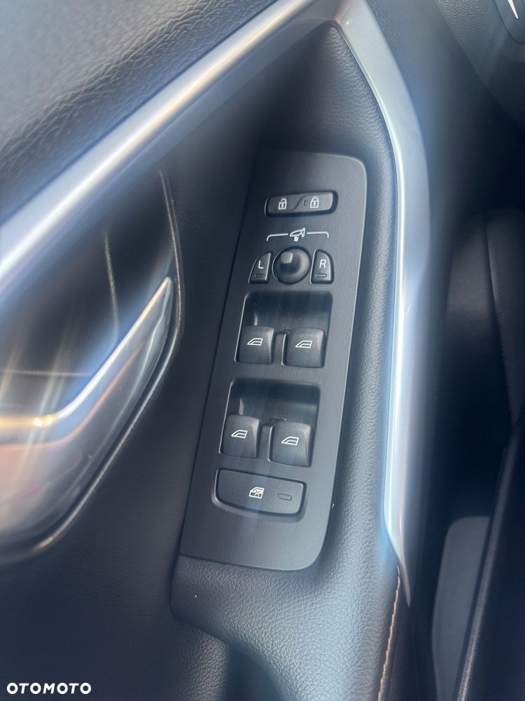 Volvo V40 T3 Geartronic Summum - 21