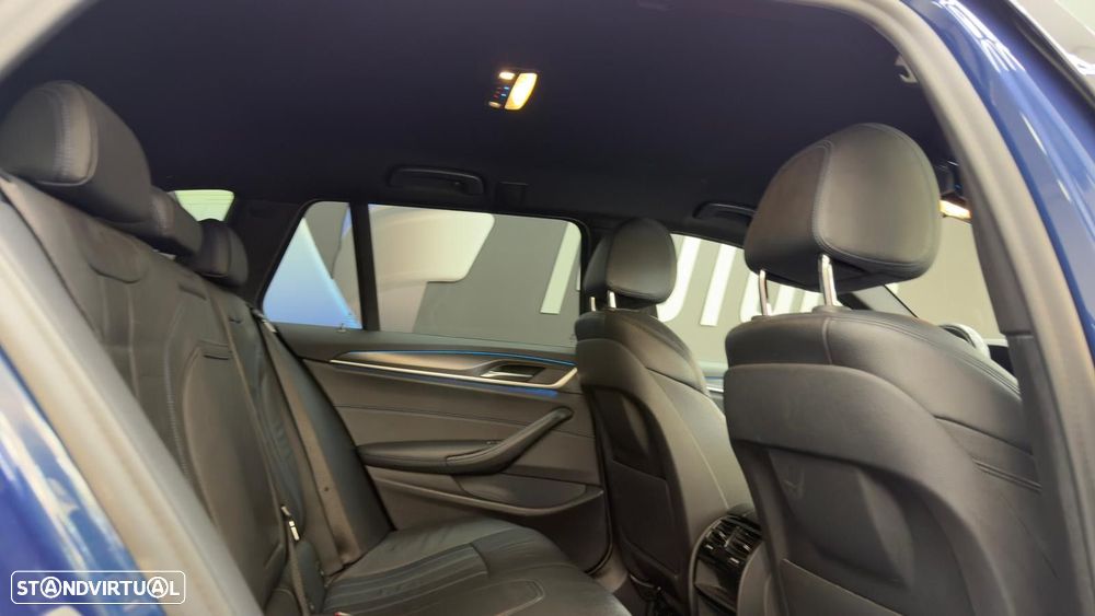 BMW 530 e Pack Desportivo M - 13