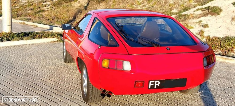 Porsche 928 - 12