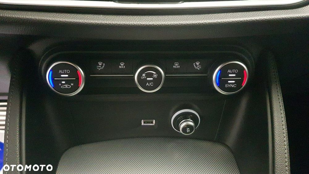 Alfa Romeo Stelvio - 27