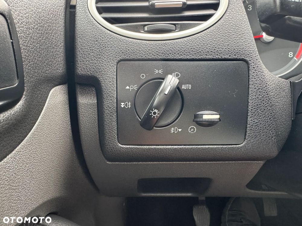 Ford Focus 1.6 Ti-VCT Titanium - 26