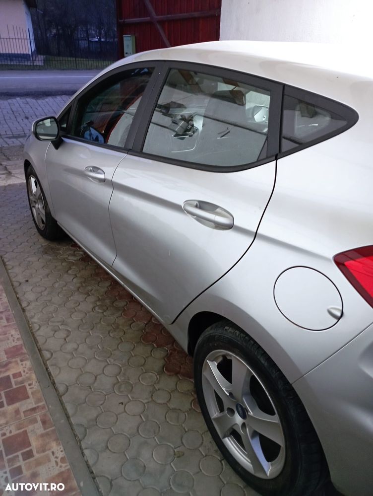 Ford Fiesta 1.0 EcoBoost S&S Aut. TITANIUM - 3