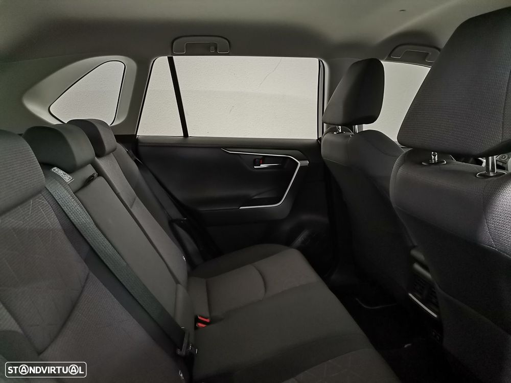 Toyota RAV4 - 8