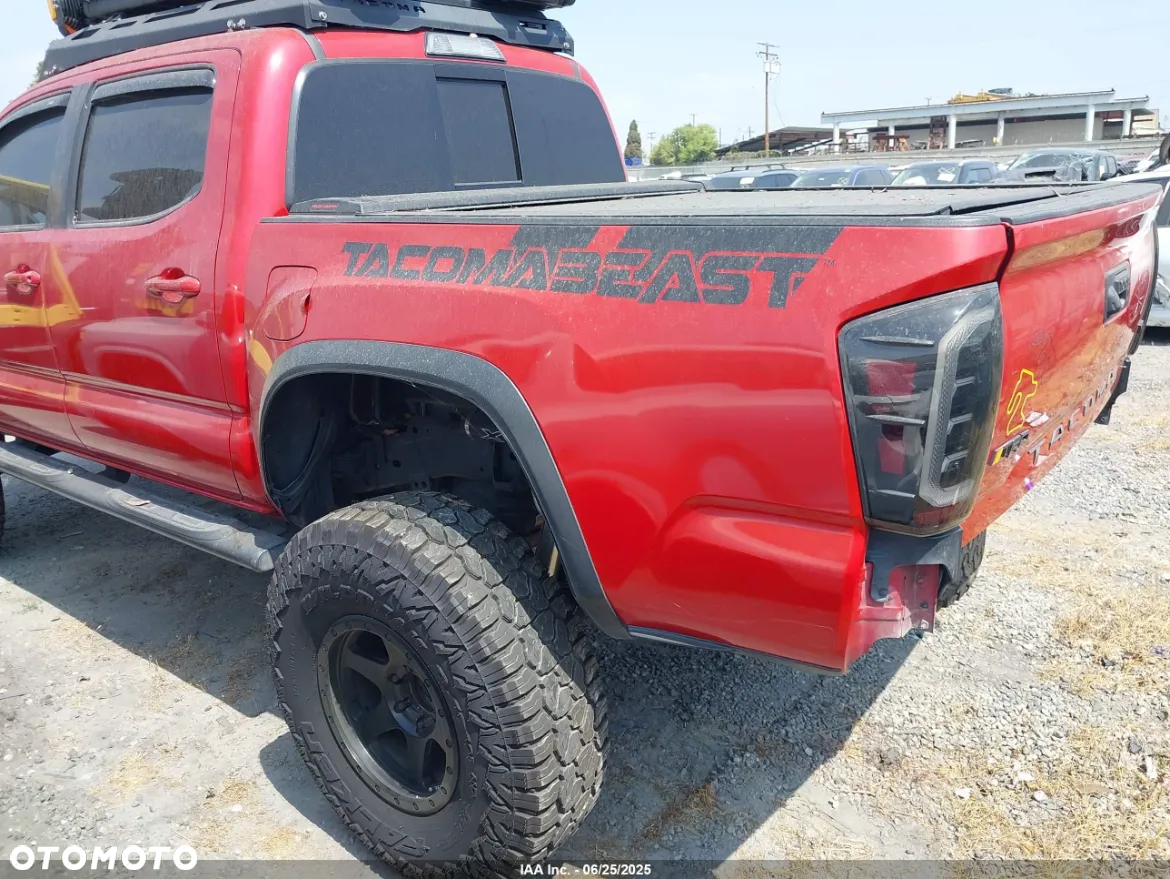 Toyota Tacoma - 4