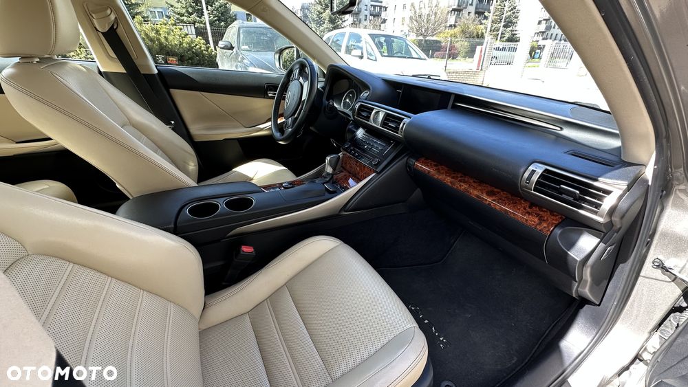 Lexus IS 250 Elegance - 12