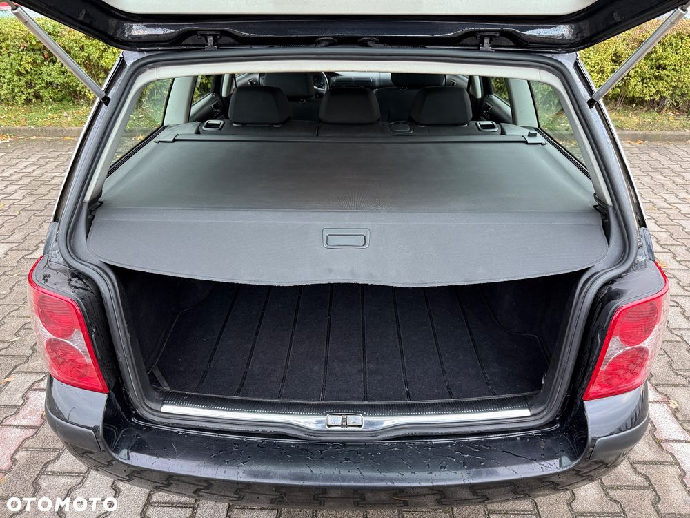 Volkswagen Passat 1.9 TDI Comfortline - 12