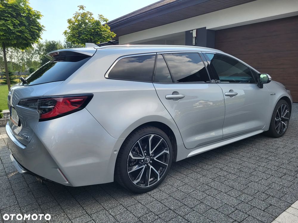 Toyota Corolla 2.0 Hybrid Executive - 16