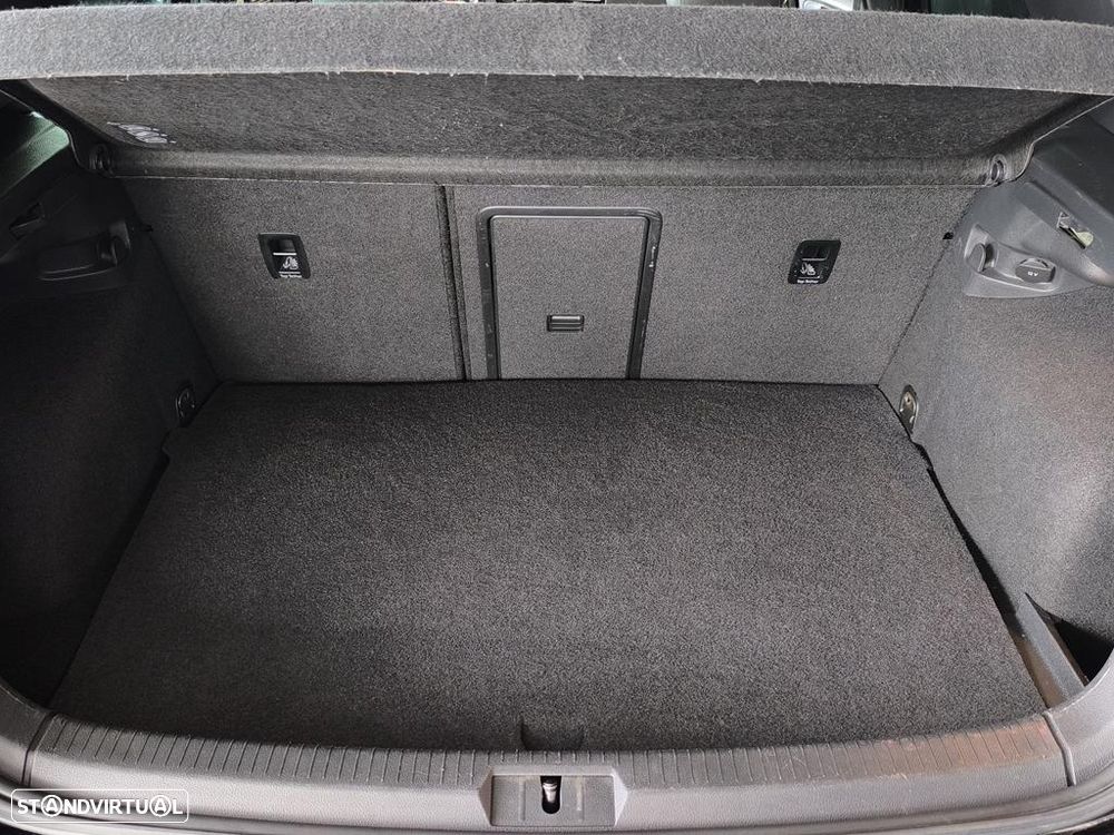 VW Golf 1.4 GTE Plug-In-Hybrid DSG - 32