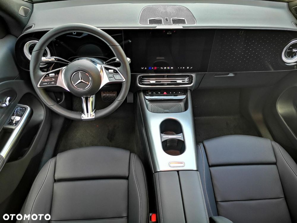 Mercedes-Benz GLB - 15