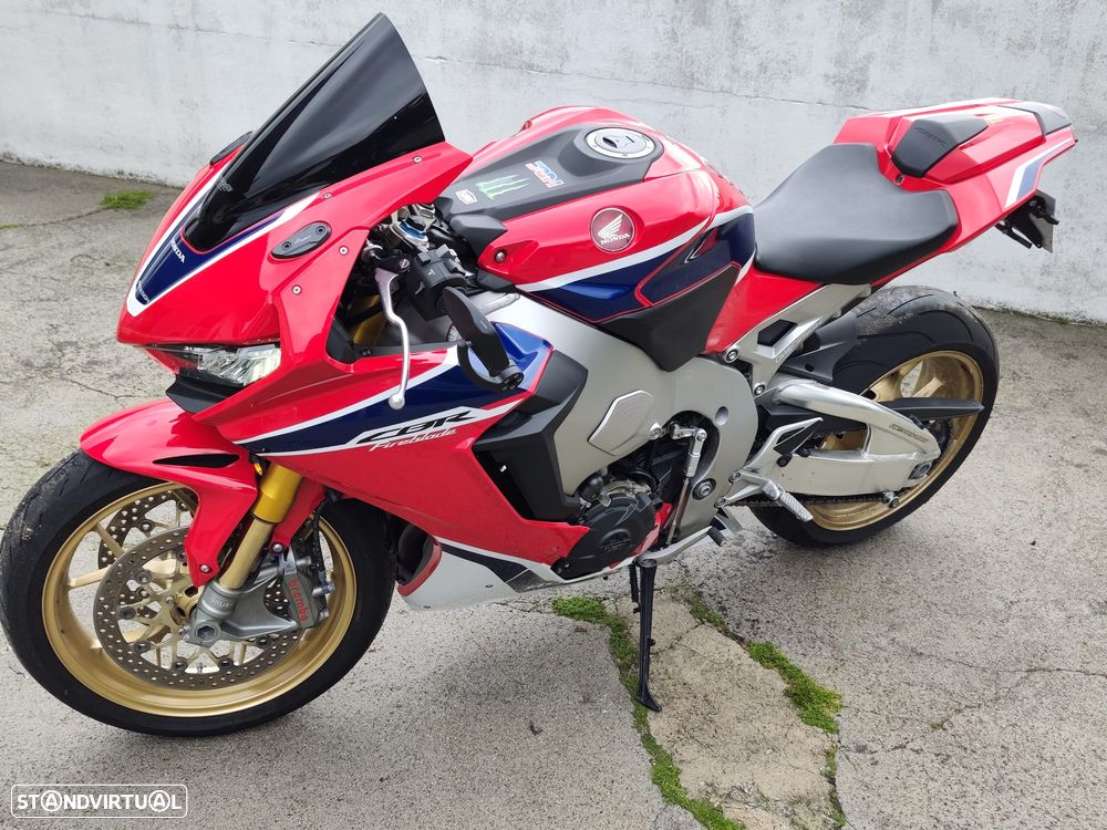 Honda CBR CBR1000 S1 - 6