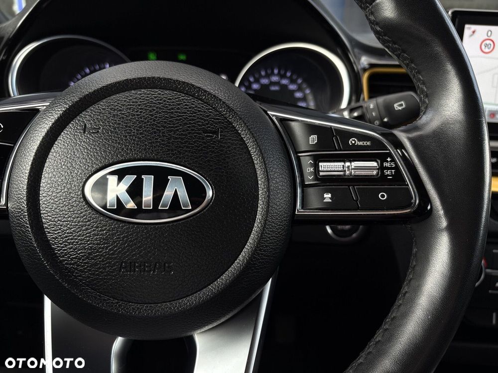 Kia XCeed - 23