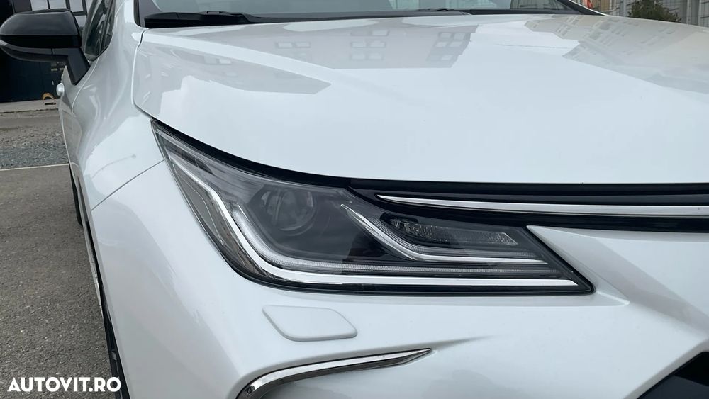 Toyota Corolla 1.8 HSD Dynamic - 32
