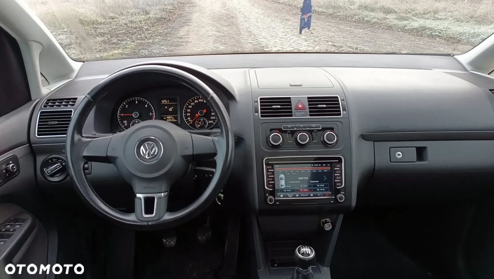 Volkswagen Touran - 15