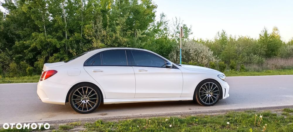 Mercedes-Benz Klasa C 300 T 9G-TRONIC AMG Line - 4