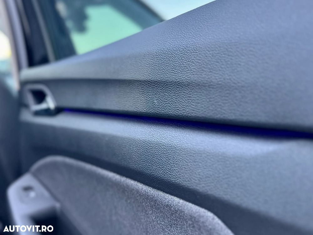 Volkswagen Golf - 36