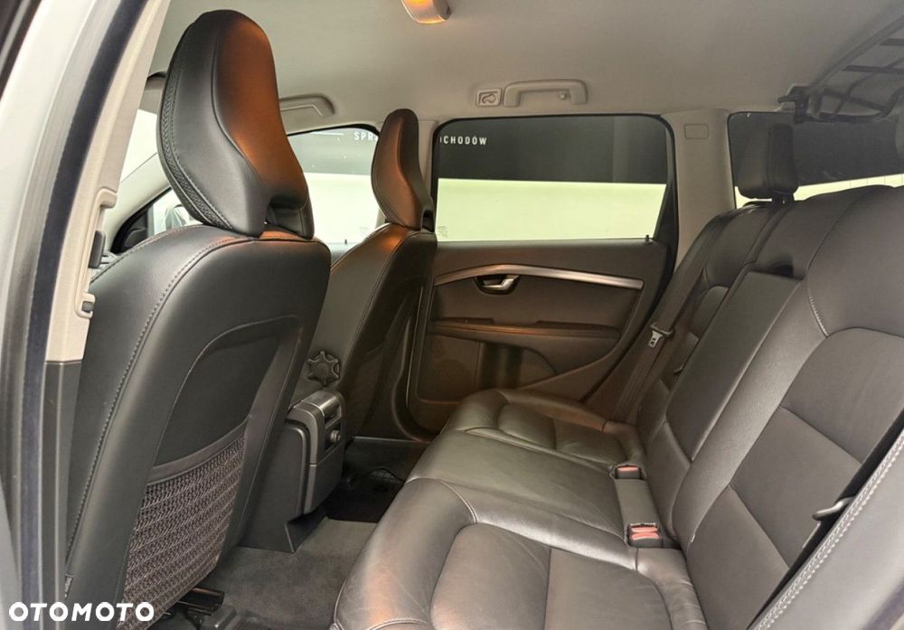 Volvo XC 70 - 25
