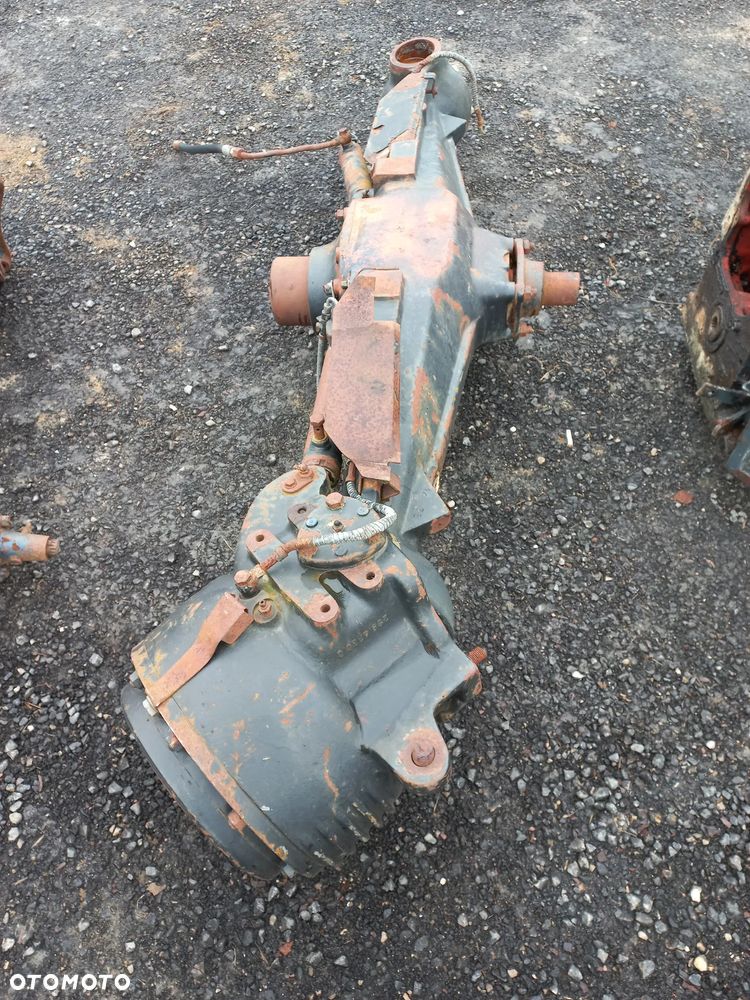 Most obudowa mostu przód tył ,zwolnica,zwrotnica,układ planetarny,atak,koło ataku wałek,półoś explorer,titan,antares,same,lamborghini,hurlimann,deutz,agroplus,agrosun,agrotron,silver,formuła,master,racing,premium,r774,0.467.473.0 ,01127250/20 ,445.4410.0 ,2324411 ,202.3111.0 ,25544100 ,91071140 ,9107.110.0, 269.4330.0 ,275.4356.0 ,255.3110.0 ,270.4741.0 ,.91311100 . 0.008.3208.0 , 0.008.3210.3,269.4331.0, 27244100. - 15