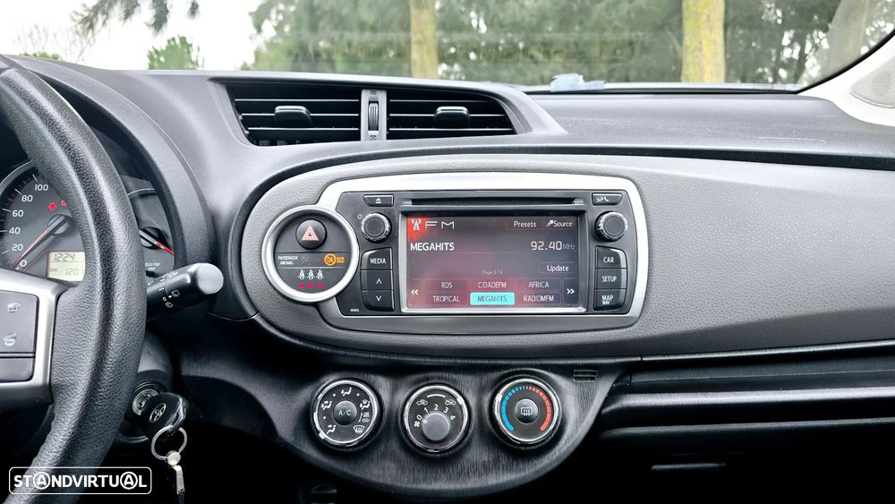 Toyota Yaris 1.0 VVT-i Trend - 21