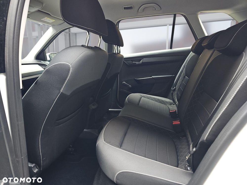 Skoda Fabia 1.0 TSI Ambition - 10