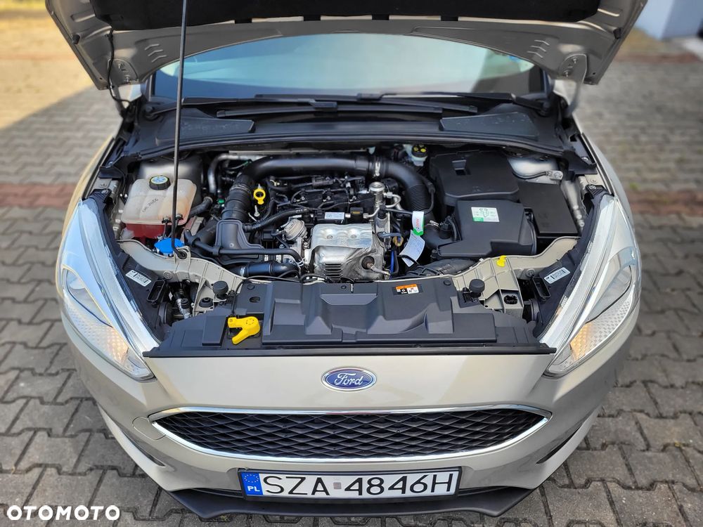 Ford Focus 1.0 EcoBoost Gold X (Trend) - 32