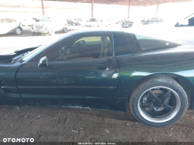 Chevrolet Corvette - 9