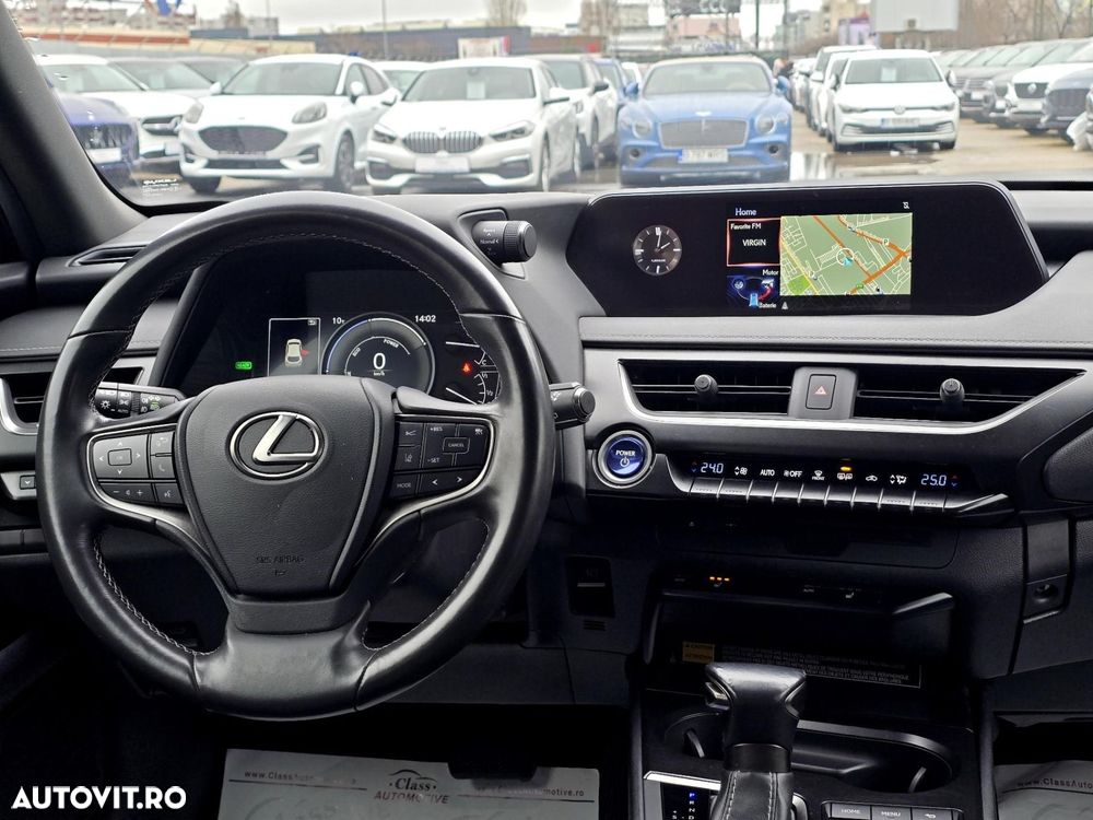Lexus UX 250h Luxury Line - 17