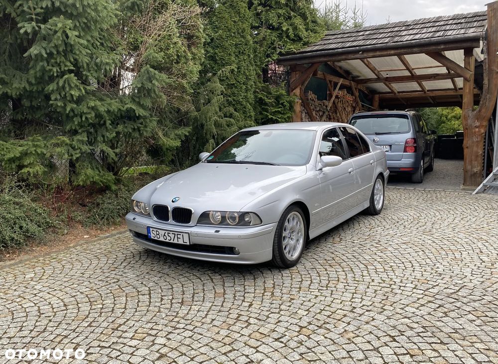 BMW Seria 5 525i - 4