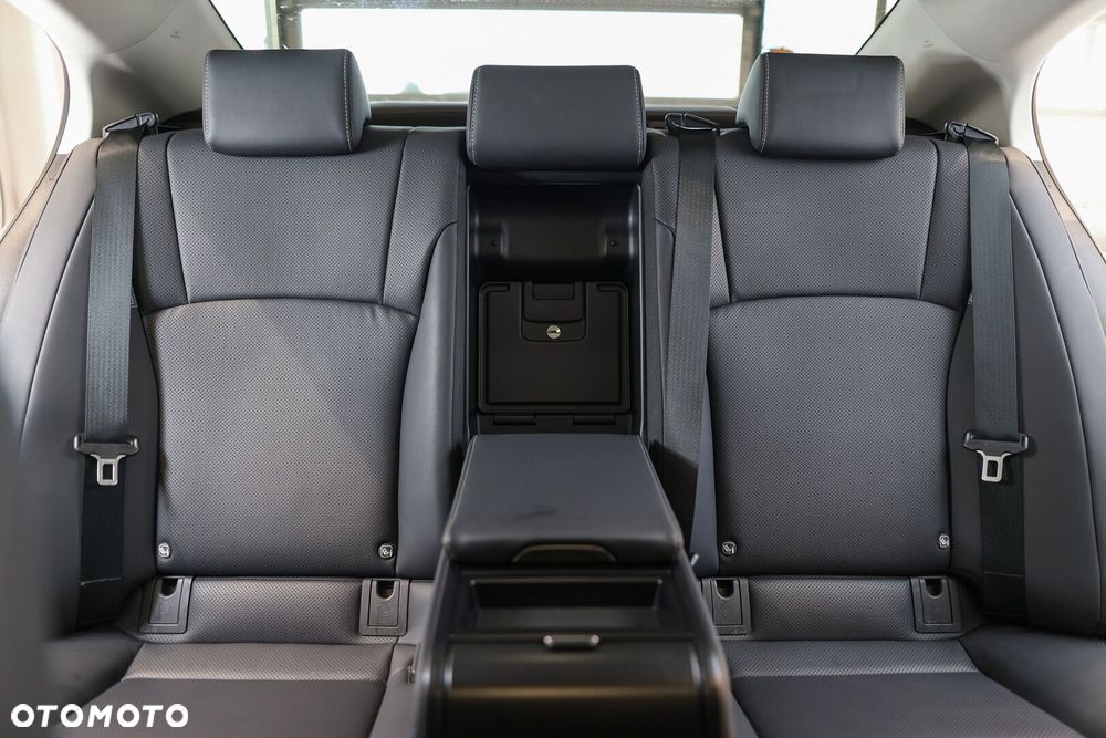 Lexus ES 300h Business Edition - 13